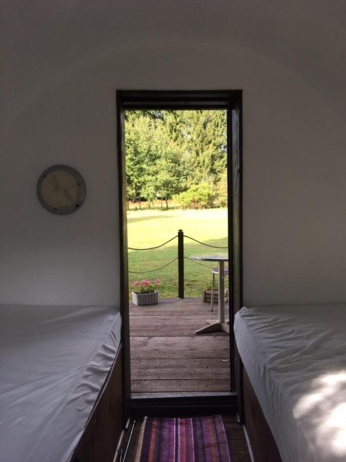Charming 2-Bed Cabin In Domfront-En-Poiraie Perrou Bagian luar foto