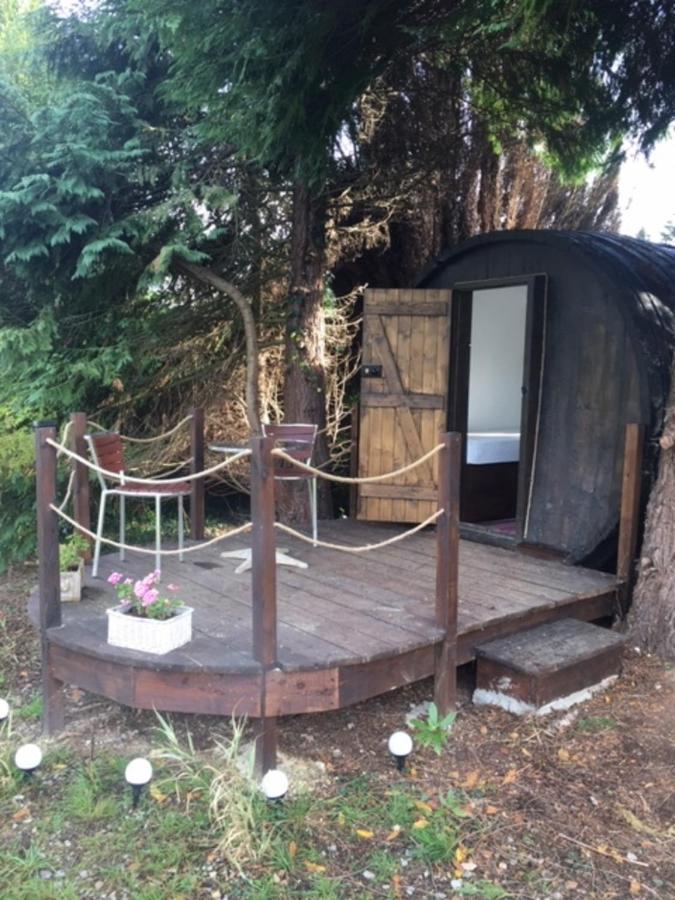 Charming 2-Bed Cabin In Domfront-En-Poiraie Perrou Bagian luar foto